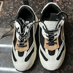 Possession Black, White and Tan Steve, Madden, New, Women’s, Size 9M, Sneakers